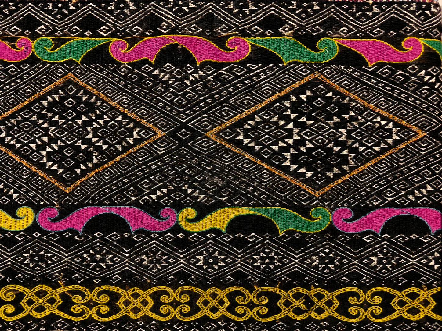 Foto motif Butukng Ampus Sentapit Ringit Riniq