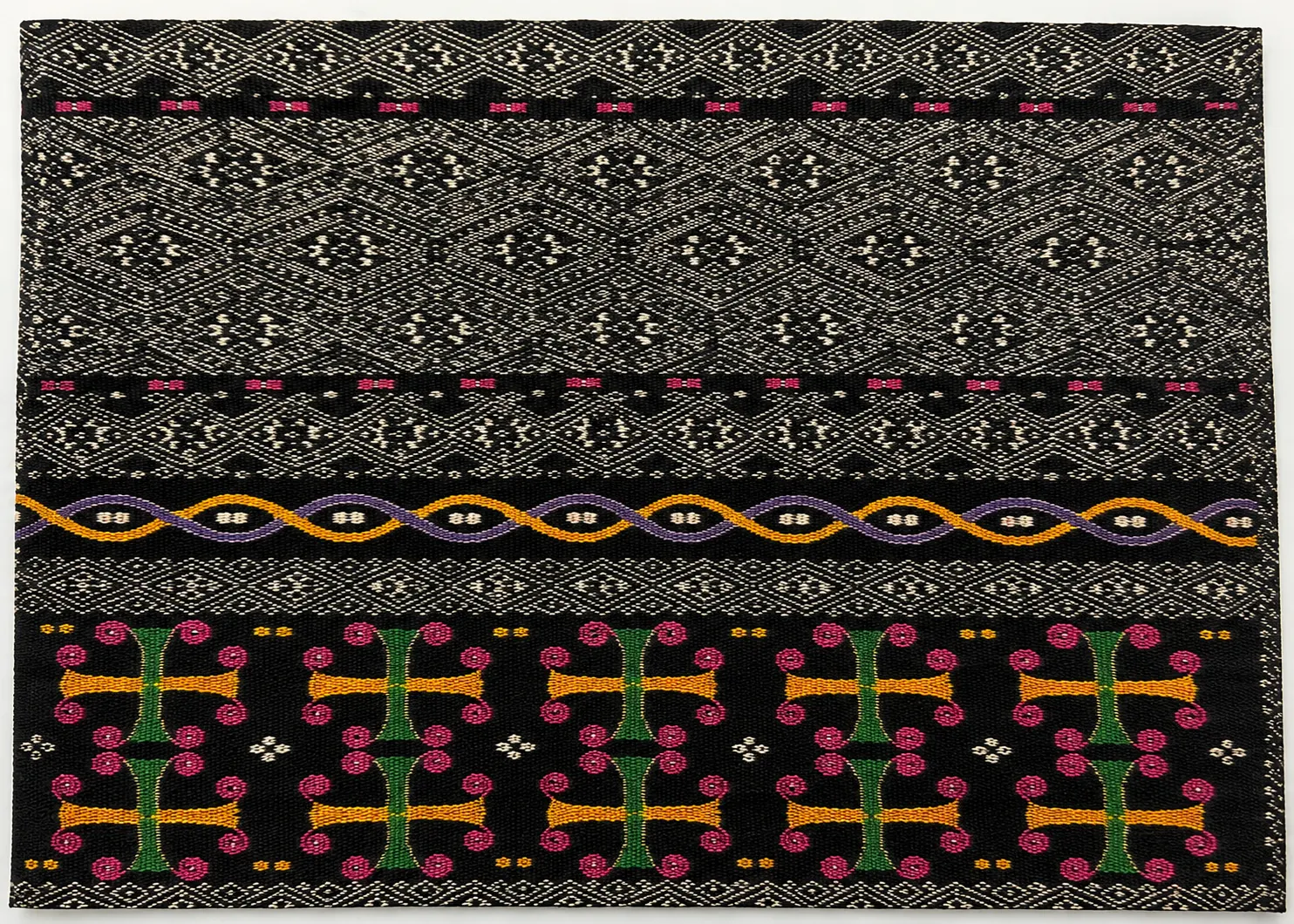 Foto motif Sentapit Bintekng Motik